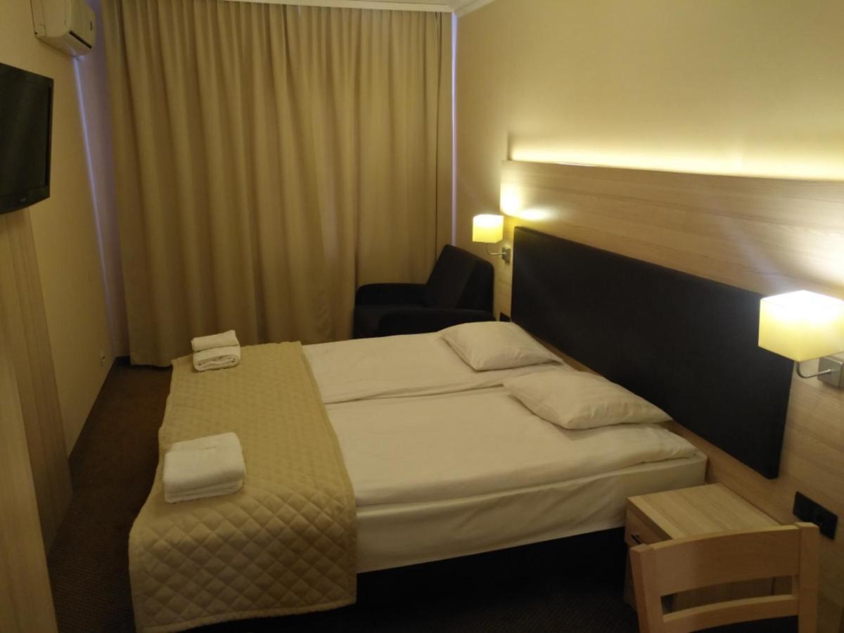 Spa Hotel Gloria Przemyśl Exteriör bild